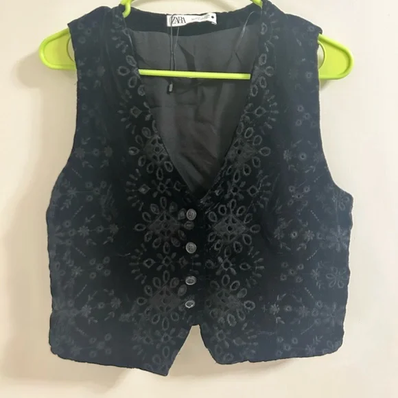 Cute embroidered Zara vest - Picture 2 of 4